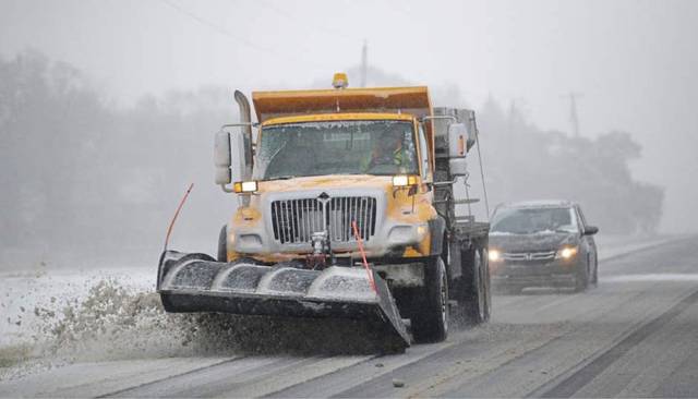 735281_web1_WEB-snow-plow