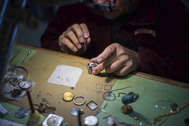 783784_web1_gtr-lo-Watchmaker006-022319