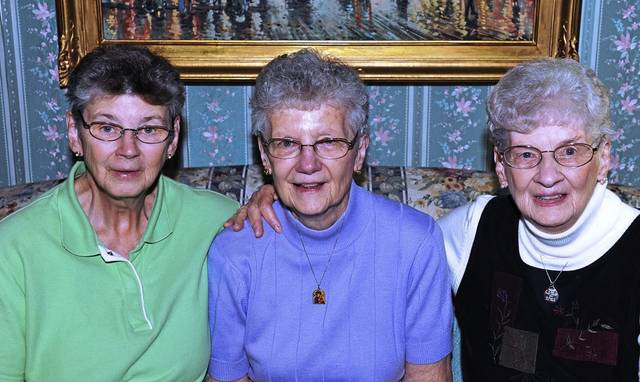 808996_web1_vnd-scottsisters-030319