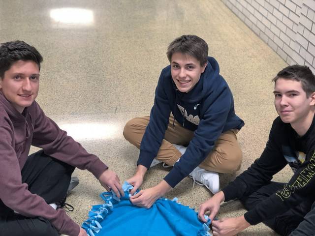 816928_web1_nj-lo-payitforward-031419