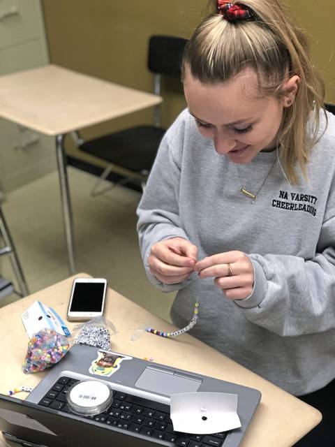 816928_web1_nj-lo-payitforward2-0