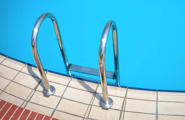 826609_web1_SwimmingPool