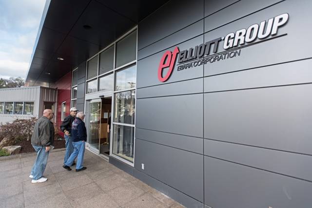 831321_web1_gtr-workfriends01-040617