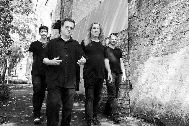 832444_web1_violent-femmes