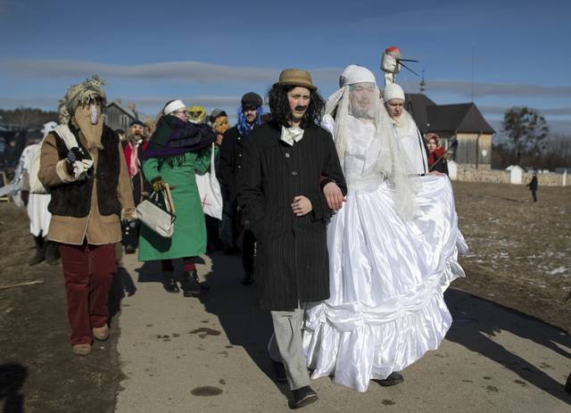 833201_web1_gtr-costumes13-0300419
