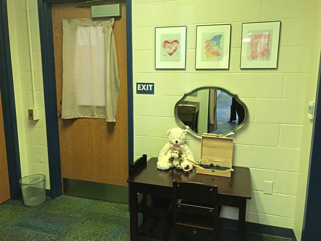 836700_web1_gtr-ComfortRoom81-010319