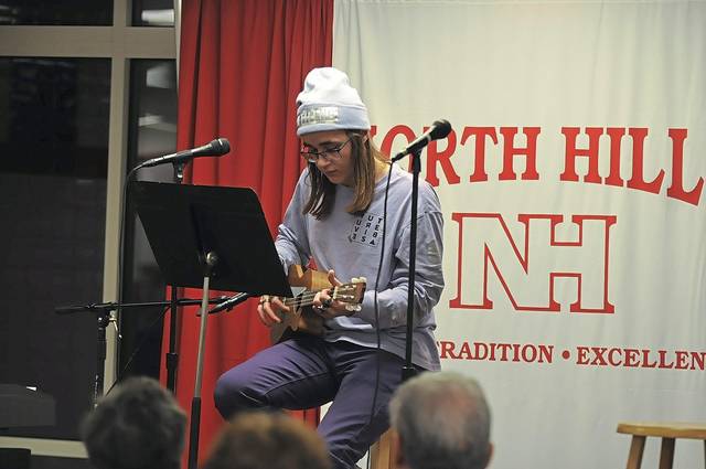 838042_web1_nj-lo-cabaret2-031419