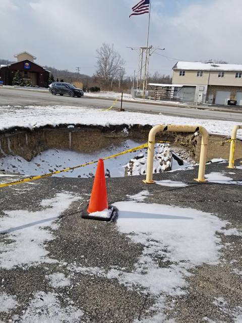 841960_web1_gtr-Route51Sinkhole02