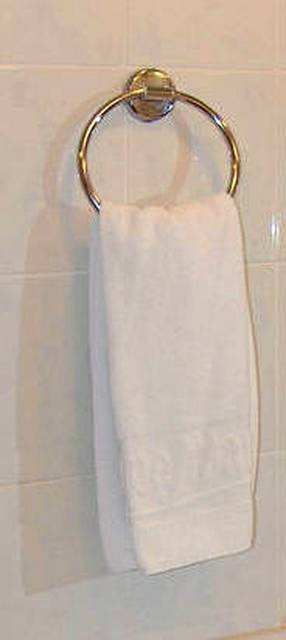 842004_web1_gtr-liv-replace-handtowels-031119