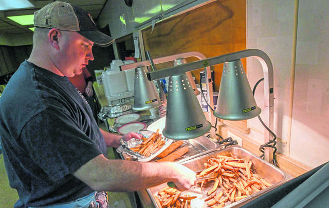 845452_web1_VND-Fishfry1-030819