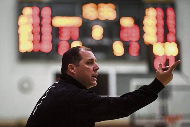 849827_web1_gtr-SVCmbb-020517-25