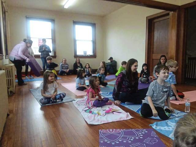 866066_web1_vnd-vandyKidYoga-031219