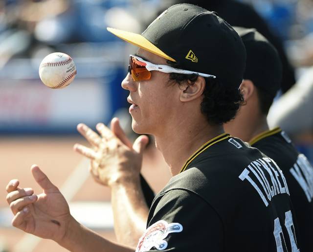 869229_web1_GTR-tucker-020319