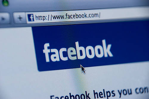 870186_web1_facebook
