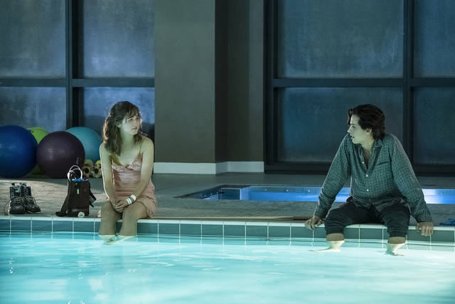 880345_web1_film-fivefeet-review-adv15-536b0094-45a9-11e9-aaf8-4512a6fe3439