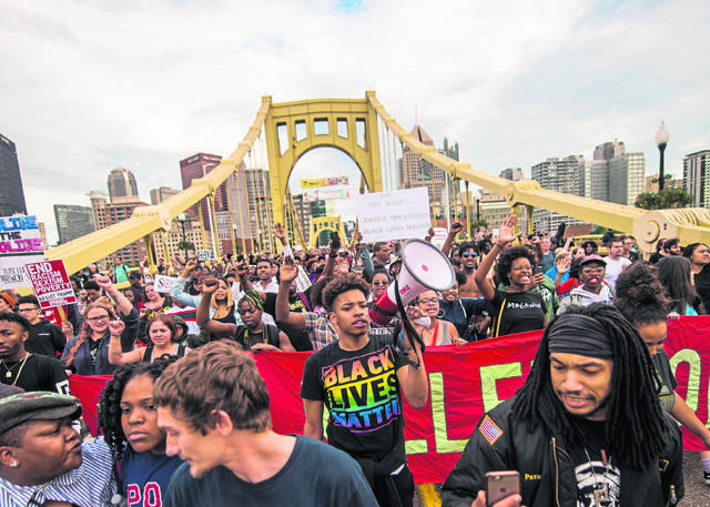888468_web1_gtr-antwonprotest1-031719