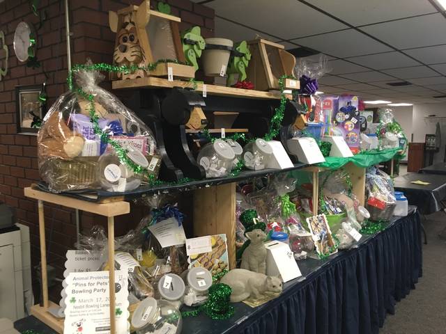 889707_web1_animal-protector-gift-baskets