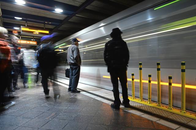 898178_web1_ptr-commute01-103013-