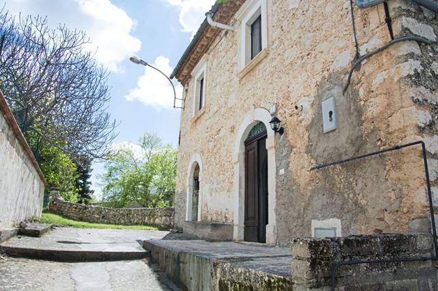 899328_web1_ptr-italyhome-031919