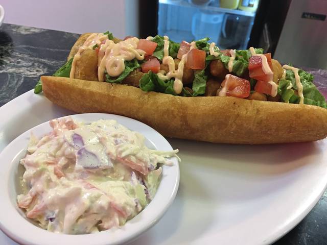 904476_web1_VND-LIV-CLARKSDINER-POBOY-032419