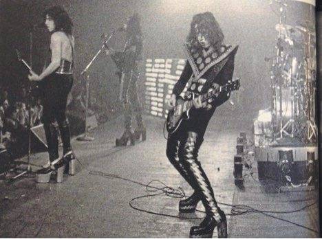 908257_web1_gtr-TK-KISS-1975-032819