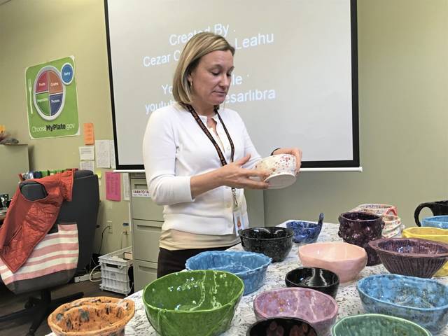 908859_web1_vnd-emptybowls01-032119