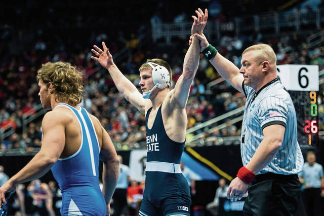 913465_web1_PTR-NCAAwrestle1-032219