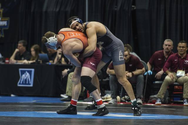 913465_web1_PTR-NCAAwrestle115-032219