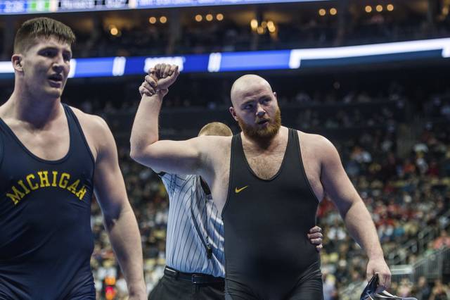 913465_web1_PTR-NCAAwrestle116-032219