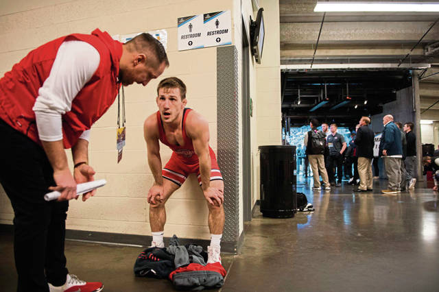 913465_web1_PTR-NCAAwrestle4-032219