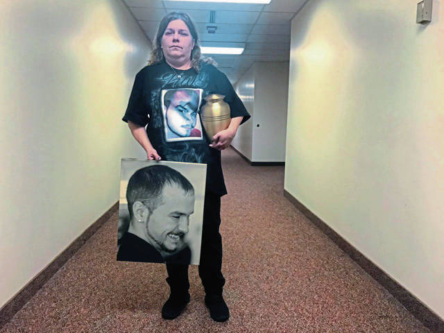 913877_web1_gtr-moser2