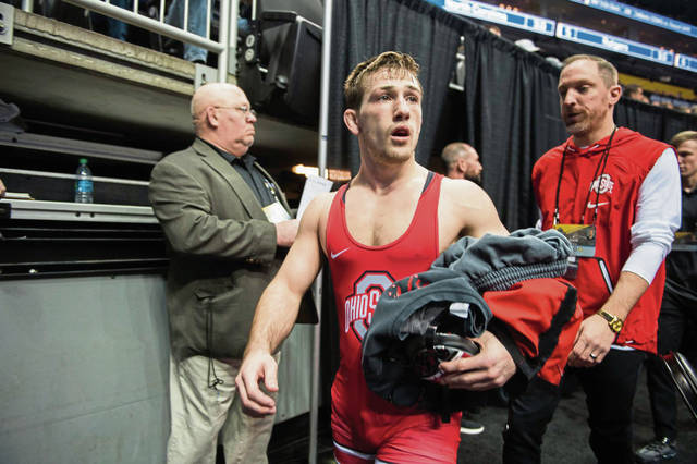 915332_web1_PTR-NCAAwrestle3-032219