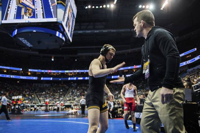 919511_web1_PTR-NCAAwrestle6-032219