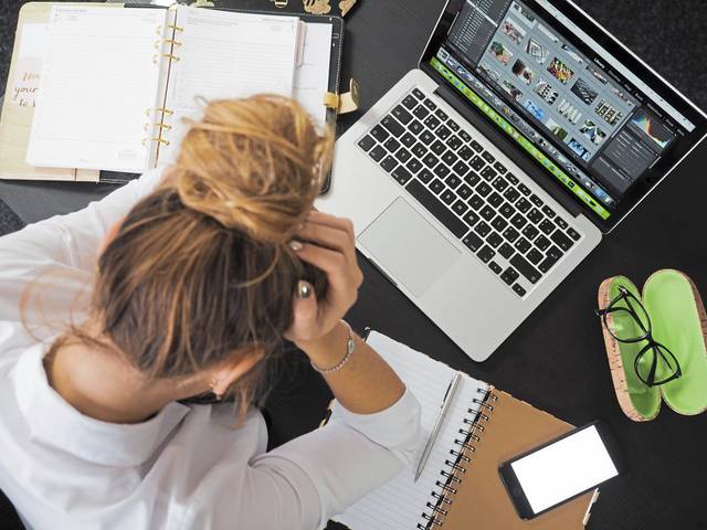 920894_web1_WEB-job-burnout
