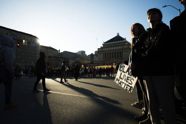 926228_web1_GTR-RoseProtests208-032419