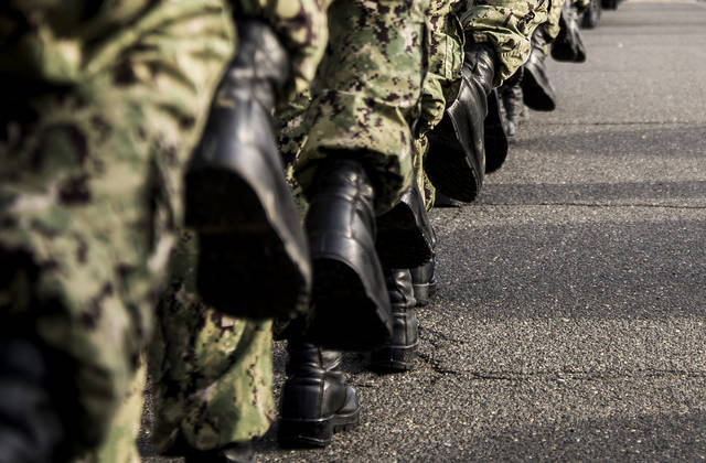931106_web1_Veteran-Army-March