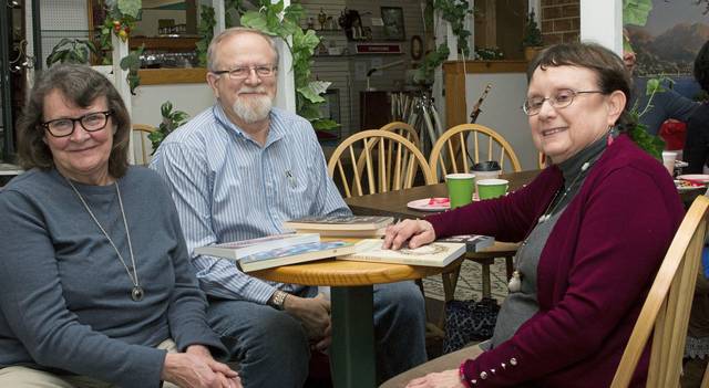 939935_web1_gtr-liv-LVwriters-032919