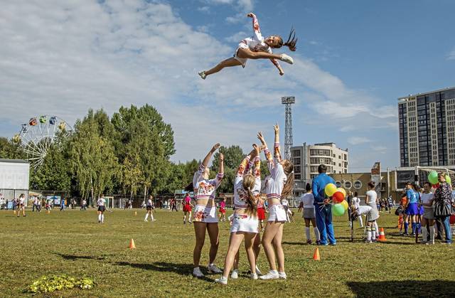 947220_web1_ptr-CheerleadingBodyAwards-032919