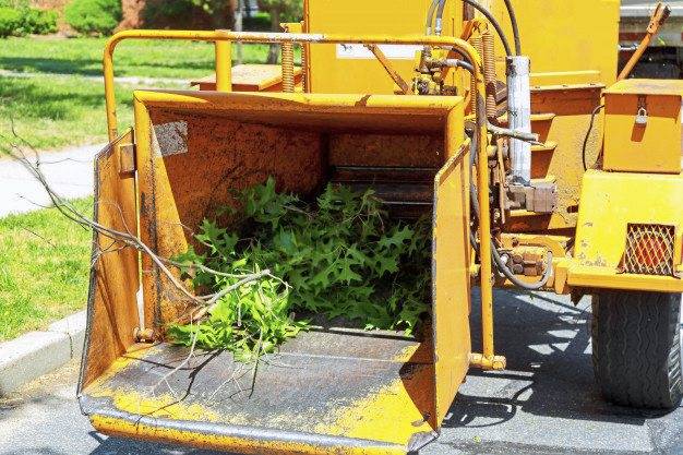953100_web1_WEB-wood-chipper