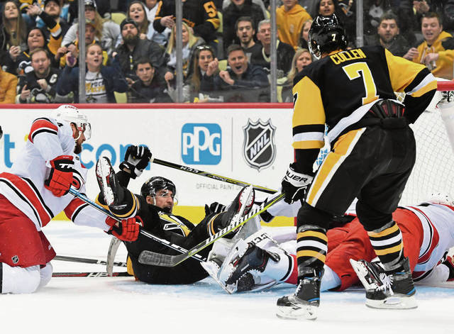 959019_web1_gtr-pens05-040119