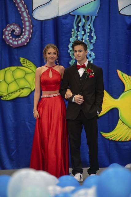 1000471_web1_gtr-YoughProm055-042719 1000471_web1_gtr-YoughProm055-042719