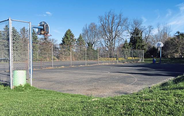1002193_web1_ms-HoopCourt3-041819