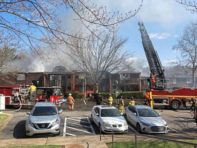 1003357_web1_nj-mccandlessfire-041110