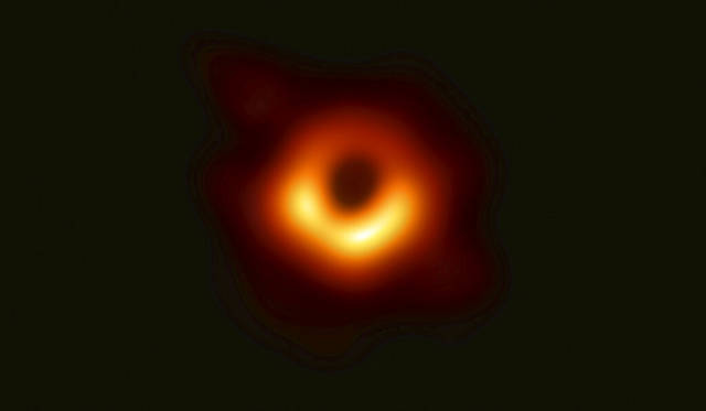 1011798_web1_blackhole