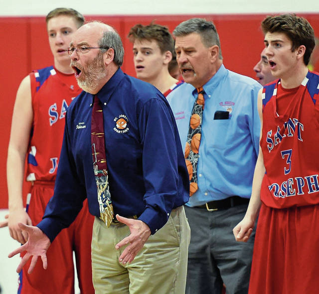 St. Joseph boys basketball coach Kelly Robinson steps down after 21 seasons