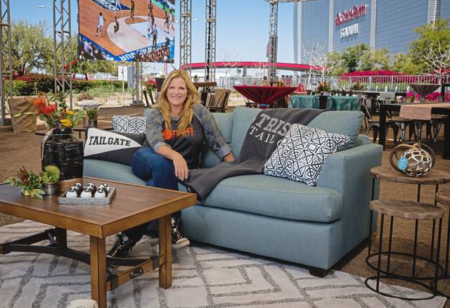 1029142_web1_PTR-TRISHTAILGATE-1-041719