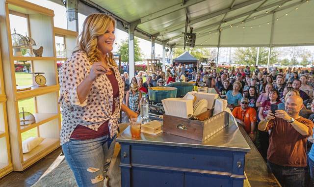 1029142_web1_PTR-TRISHTAILGATE-2-041719