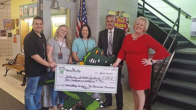 1035823_web1_te-backpackdonation01-042519
