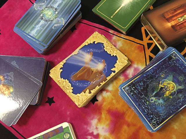 1048623_web1_vnd-psychics01-042119