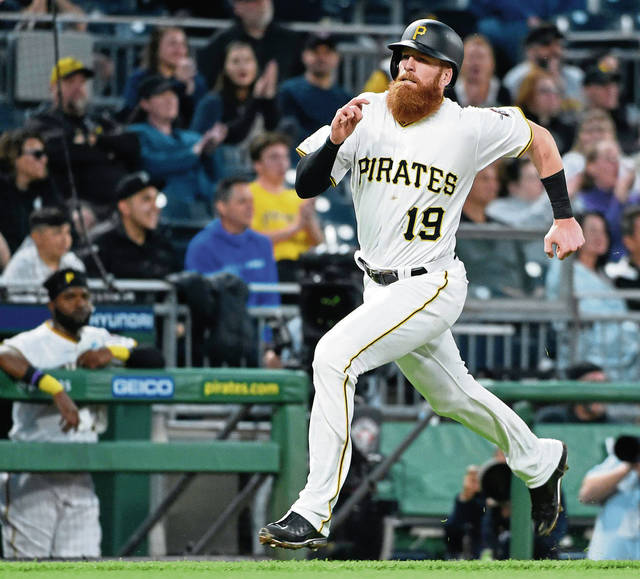 1061604_web1_GTR-BucsNB01-042419